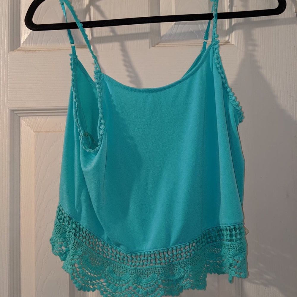 Sky Blue flowy Cropped Tank size S